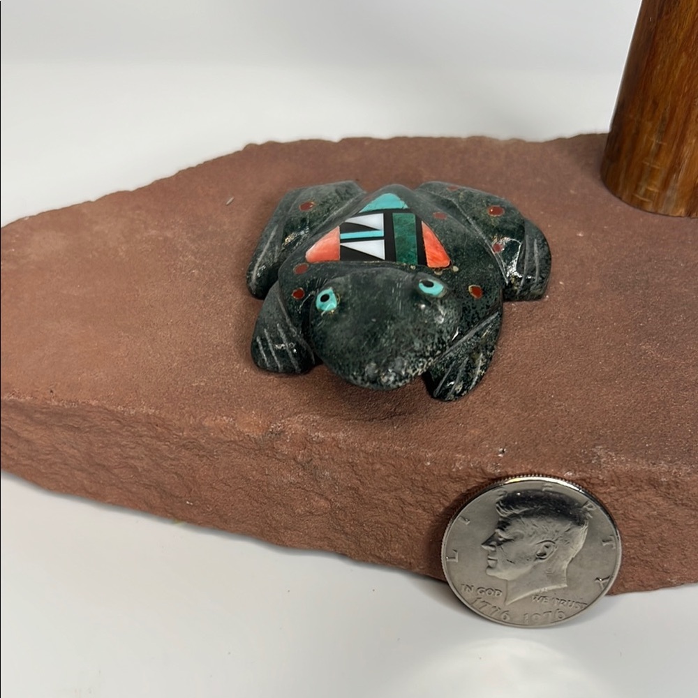 Handcrafted Green Jasper Stone Frog Figurine - Picture 2 of 4